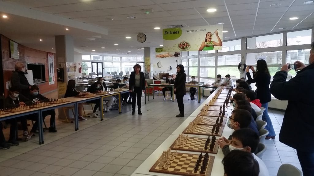 Simultanée de Mitra au collège Penn Ar C'hleuz 2 Simultanée de Mitra au collège Penn Ar C'hleuz 2
