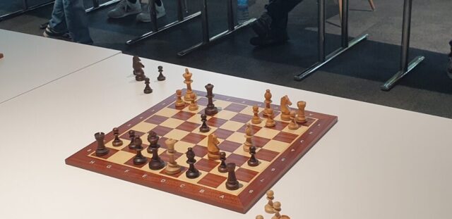 Ali a frappé Simultanée à Suravenir 7